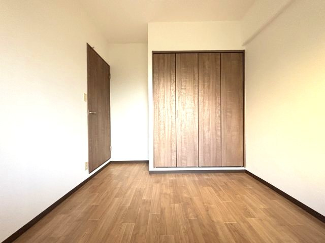 メゾンドール向陽の洋室