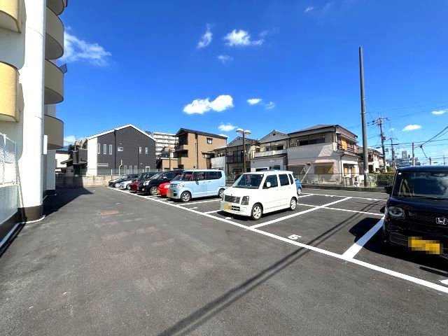 メゾンドール向陽の駐車場