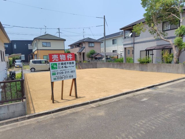 大内売地の前面道路含む現地写真|閑静な住宅地の一角にあります