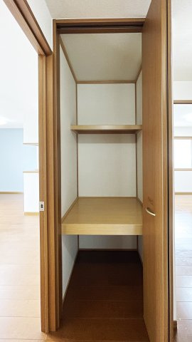 グランシャリオ　E棟の収納