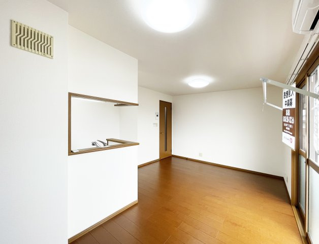 グランシャリオ　E棟の居間・リビング