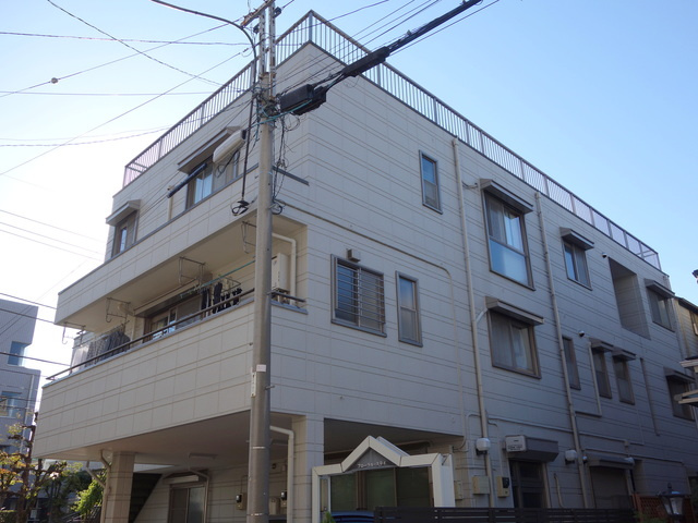 フローラルステイのロビー|閑静な住宅街