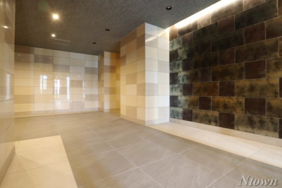 【ロビー】 | プレサンス名古屋菊井セルカ | 落ち着いたロビーです