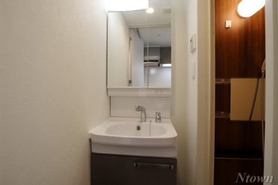 【独立洗面台】 | プレサンス名古屋菊井セルカ | 朝の支度にも助かる、独立の洗髪洗面化粧台