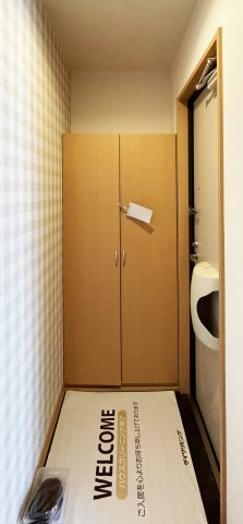 コーポK D棟の玄関