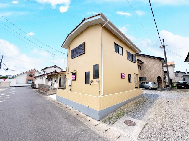 足利市葉鹿町　中古住宅の外観