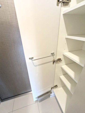 クラリティア浅草橋の設備|傘フック付シューズBOXです