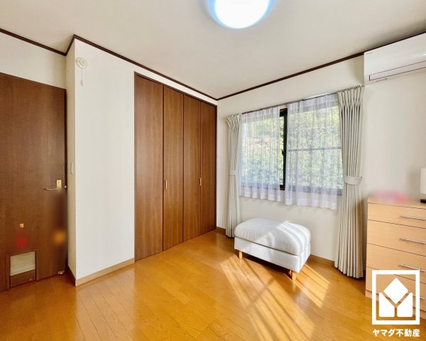 宇治市炭山土井谷の洋室