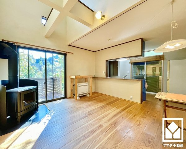 宇治市炭山土井谷の居間・リビング