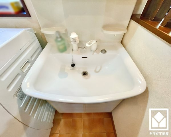 宇治市炭山土井谷の独立洗面台