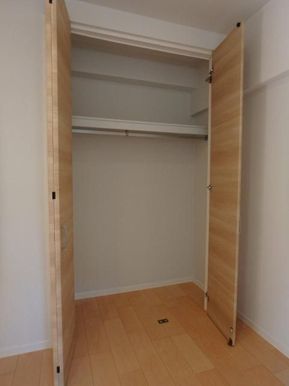 【収納】 | E・Maison Nishijin | 別号室の写真になります。現況優先。