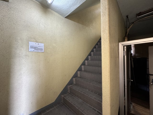 杉本マルミマンションのエントランス