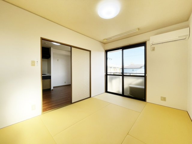 シャトル沖浜　A棟の居間・リビング