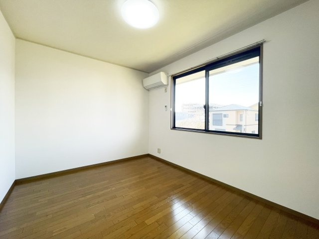 シャトル沖浜　A棟の居間・リビング