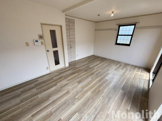 フレグランス高松の居間・リビング