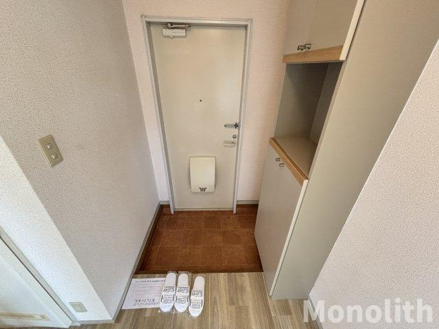 フレグランス高松の玄関