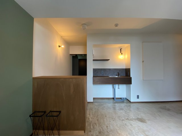 シェアハウスOttO（オット）のその他共用部分|こちらで手を洗い、靴を脱いで、廊下へと続きます。