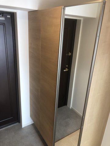 【玄関】 | アルフィーネ春日公園 | 大きなシューズクローゼットはたくさん収納できます。