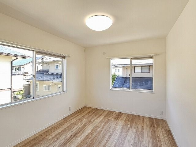 【その他】 | 糟屋郡新宮町湊坂６丁目　戸建て | 納戸は窓があってスッキリとした造りなのでお部屋としても使えそうです