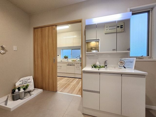 【庭】 | 糟屋郡新宮町湊坂６丁目　戸建て | 陽当りが良く広々としたお庭はガーデニング、BBQ、お子様の遊び場など様々な活用ができそうです