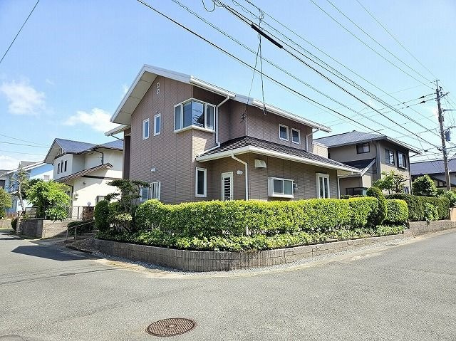 【キッチン】 | 糟屋郡新宮町湊坂６丁目　戸建て | 引き出しや吊戸棚など収納が充実しているので、調理器具や食品ストックなどをスッキリとしまえます