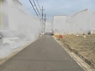 【前面道路含む現地写真】