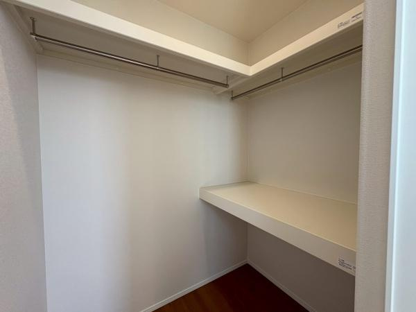 岩出市曽屋6-53　新築戸建の収納