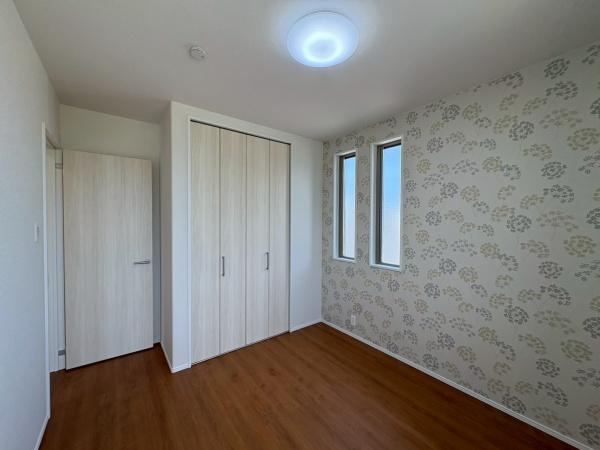 岩出市曽屋6-53　新築戸建の洋室