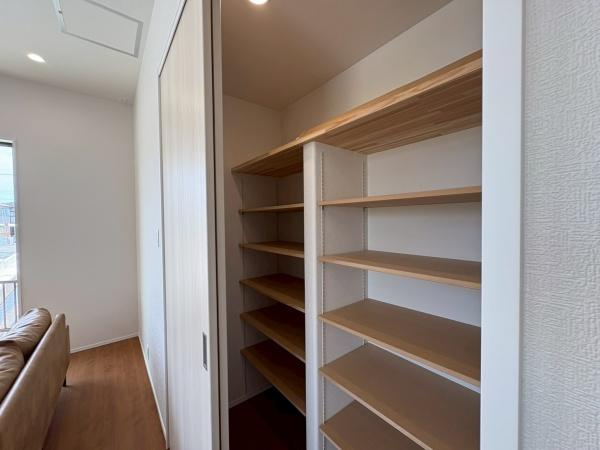 岩出市曽屋6-53　新築戸建の収納