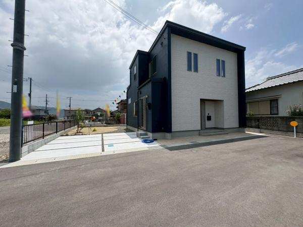 岩出市曽屋6-53　新築戸建