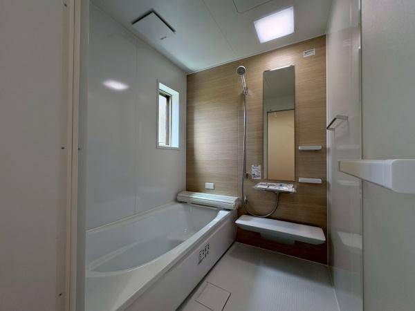 岩出市曽屋6-53　新築戸建の浴室