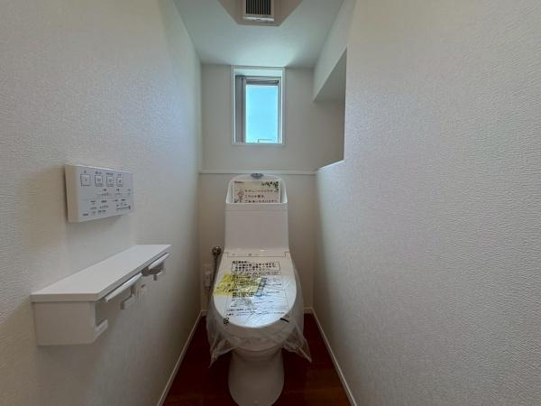 岩出市曽屋6-53　新築戸建のトイレ