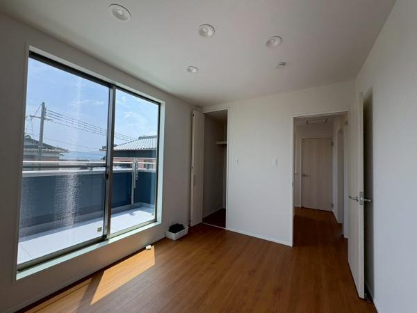 岩出市曽屋6-53　新築戸建の洋室