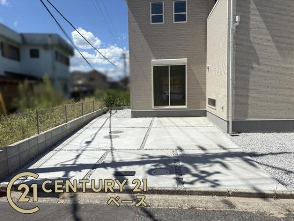 リーブルガーデン芝 ２号棟 ／新築一戸建の駐車場|■現地撮影写真■駐車スペース２台分完備！