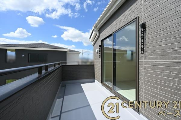 リーブルガーデン曽我町 ４号棟 ／新築一戸建のバルコニー|■現地撮影写真■日当たりのよい広々としたバルコニー！