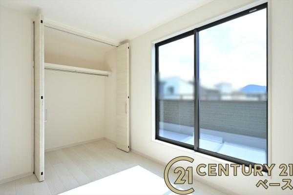 リーブルガーデン曽我町 ４号棟 ／新築一戸建の収納|■現地撮影写真■冬物のコートや季節のものなどたくさんしまえる広さ！
