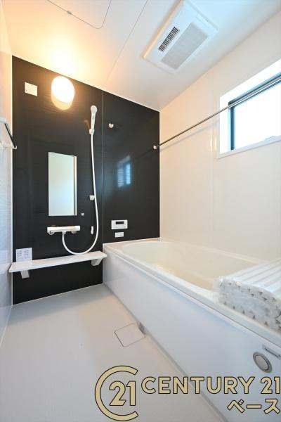 リーブルガーデン曽我町 ３号棟 ／新築一戸建の浴室|■現地撮影写真■ゆったりしたサイズの浴室！足を伸ばしての入浴は疲れも癒してくれます！