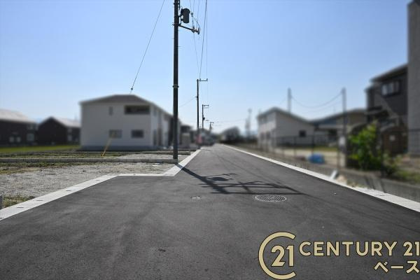 リーブルガーデン曽我町 ２号棟 ／新築一戸建の前面道路含む現地写真|■現地撮影写真■前面道路は広々６ｍ！