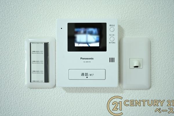 香芝市北今市６丁目　一戸建の内装|■現地撮影写真■ＴＶモニター付きインターホンで防犯対策もバッチリ！来客も一目でわかり安心です！