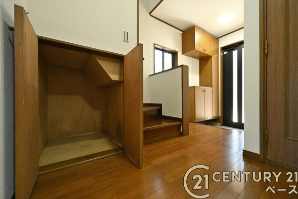 香芝市北今市６丁目　一戸建の収納|■現地撮影写真■あると嬉しい便利な廊下収納完備！