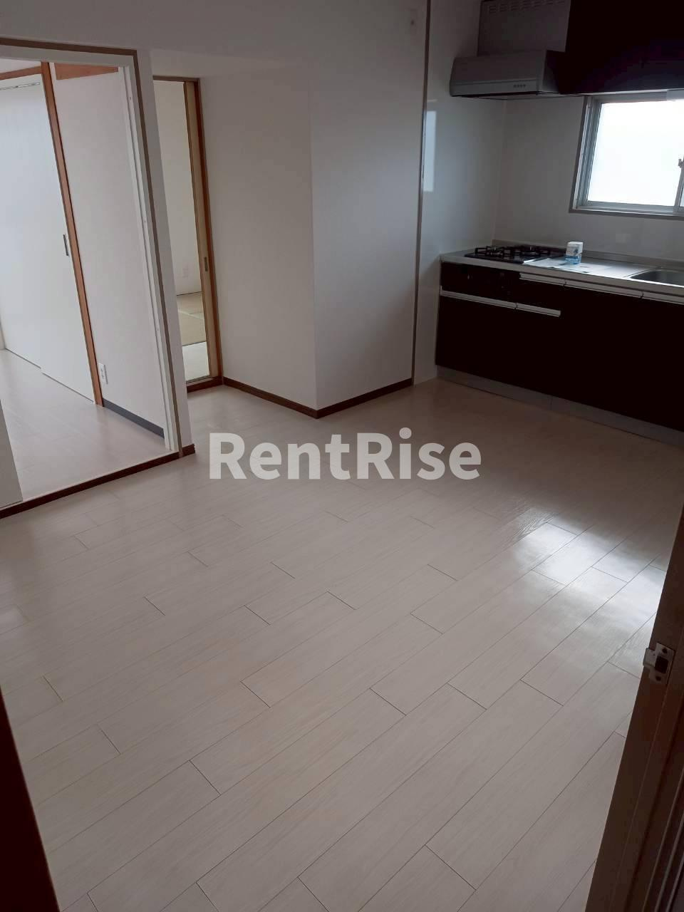 ハイツ森鷹2番館の居間・リビング