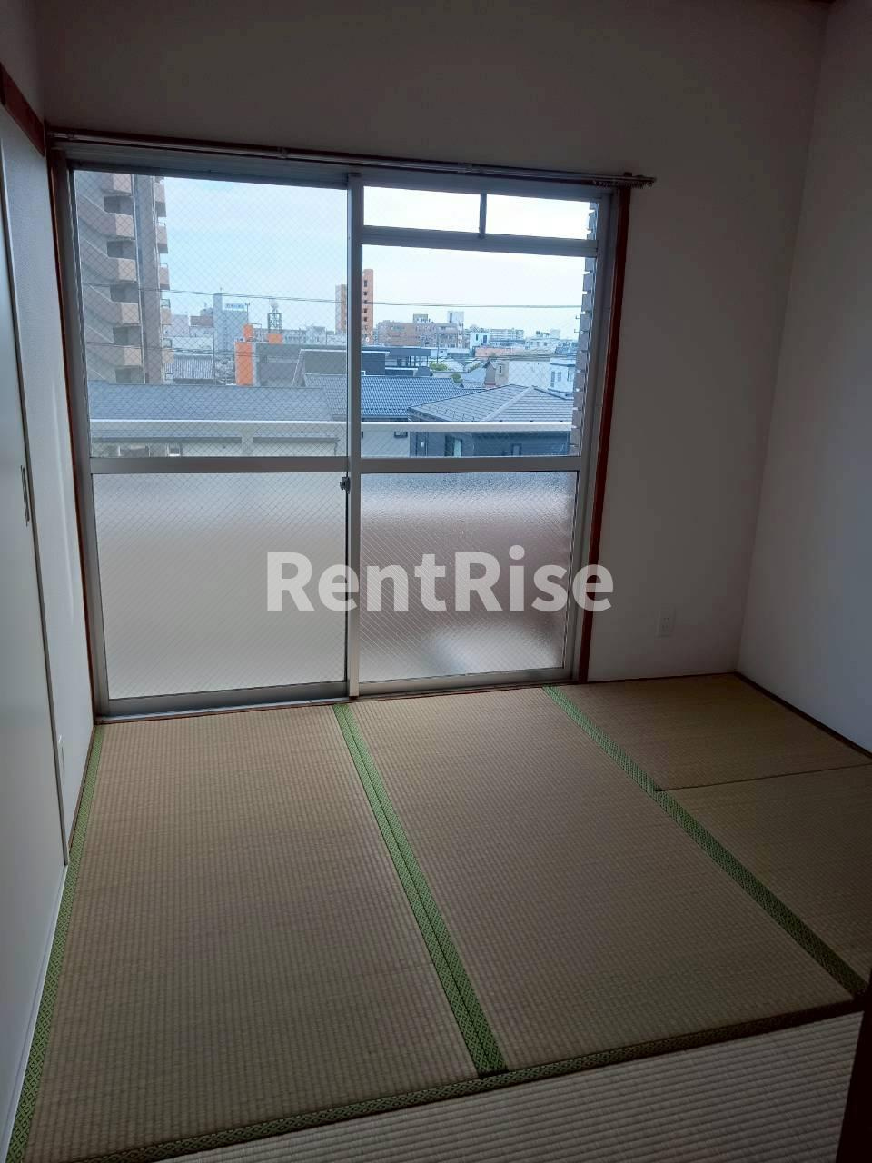 ハイツ森鷹2番館の和室