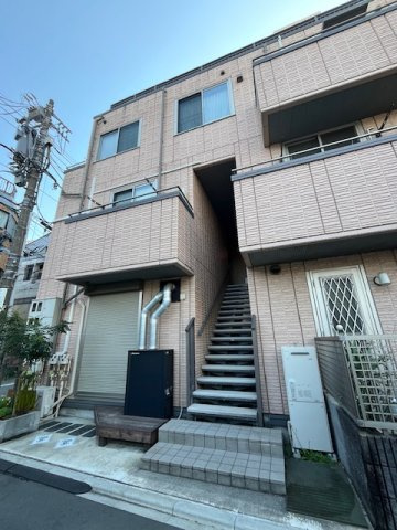 新宿区四谷４丁目の店舗一部のエントランス