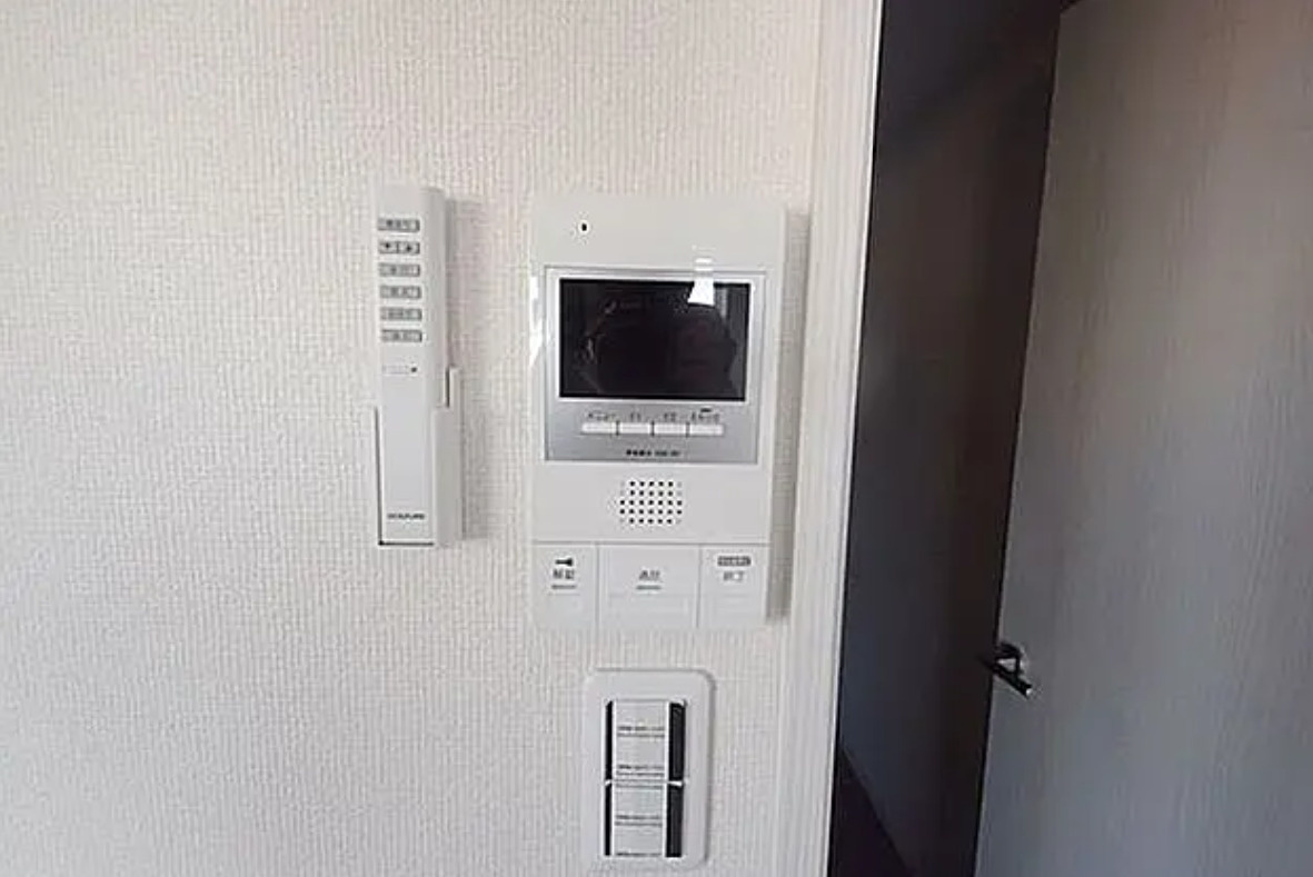 横浜市鶴見区市場富士見町　売り一棟マンション　築浅物件の防犯設備