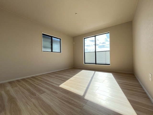 【寝室】 | 福岡市東区名島4丁目4期　1号棟（全2棟）【仲介手数料無料・0円】 | 現地写真。