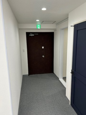 ライオンズ三田の玄関