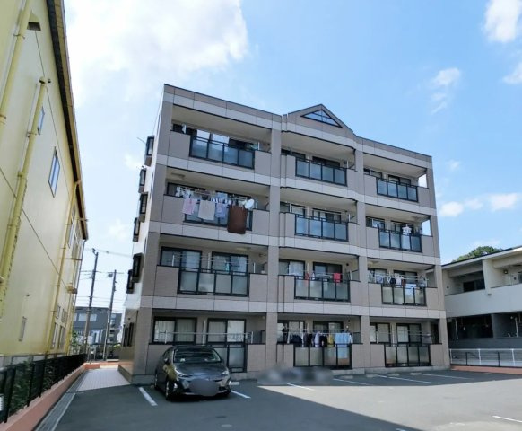 横浜市栄区飯島町　収益マンションの外観