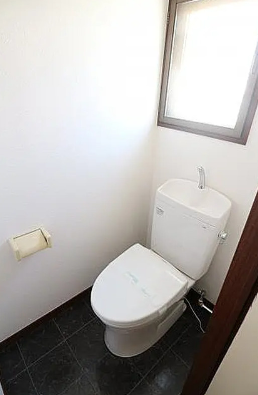 横浜市西区藤棚町1丁目　売ビル　のトイレ