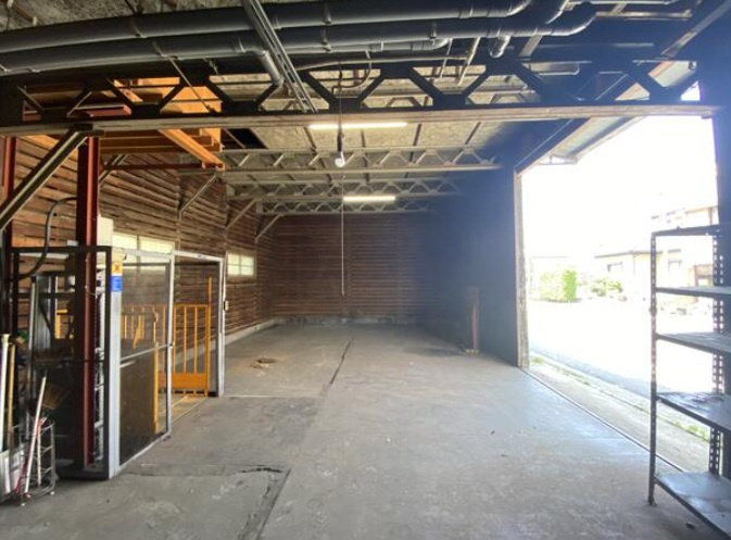 松戸市小山の倉庫