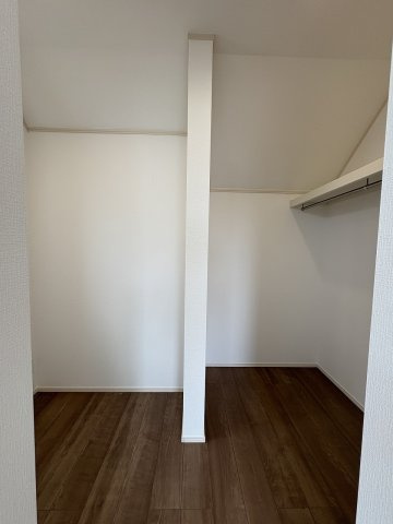 【収納】 | 福岡市早良区原8丁目　E号棟（全5棟）【仲介手数料無料・0円】 | 現地写真。ウォークインクローゼットです。